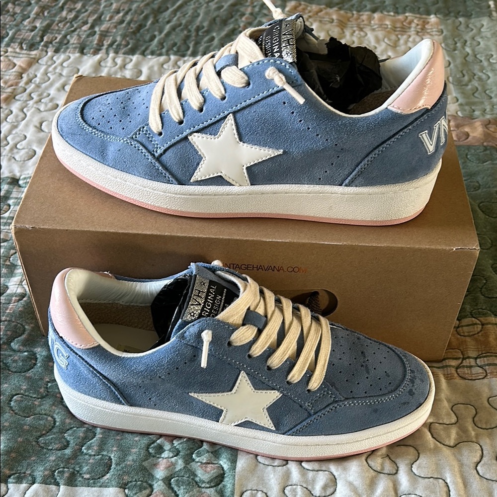 Vintage Havana Blue Sneakers size 8.5 only worn once